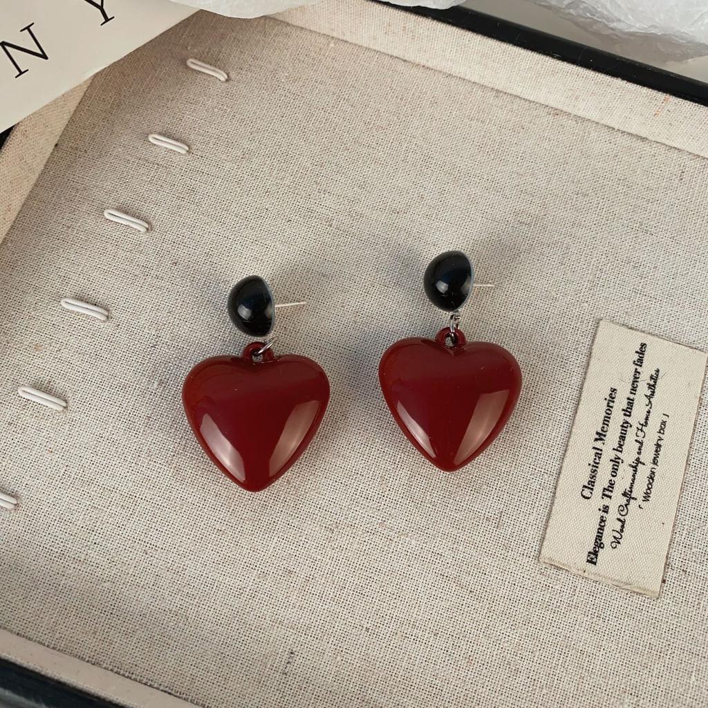 Retro red love contrasting earrings design sense niche versatile temperament earrings autumn and winter sweater chain accessories