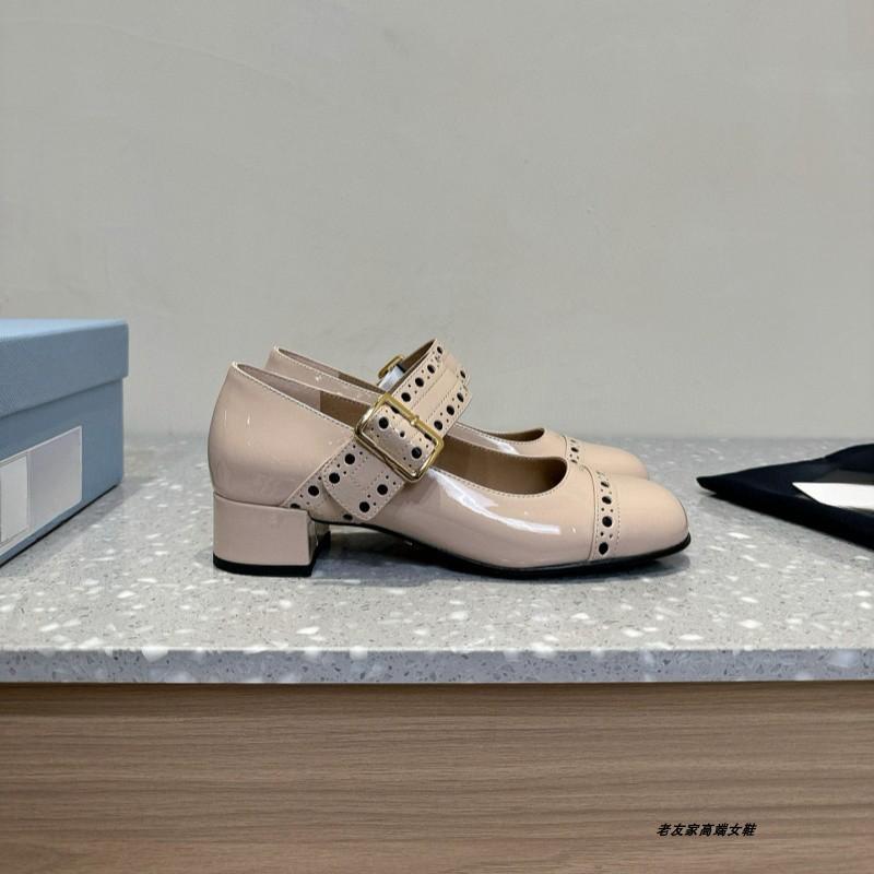 Great easy to wear French gentle wind rivets with Mary Jane shoes women's spring leather shallow mouth single shoes medium heel small leather shoes