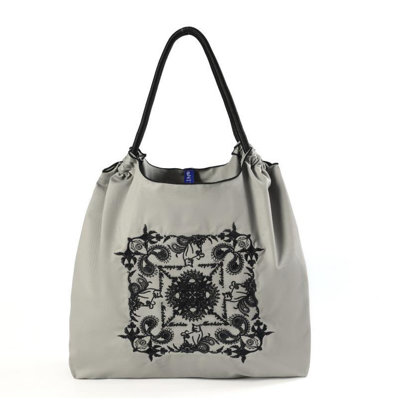 

Екологічно чиста вишита нейлонова сумка через плече – водонепроникна жіноча портативна сумка для покупок Medium