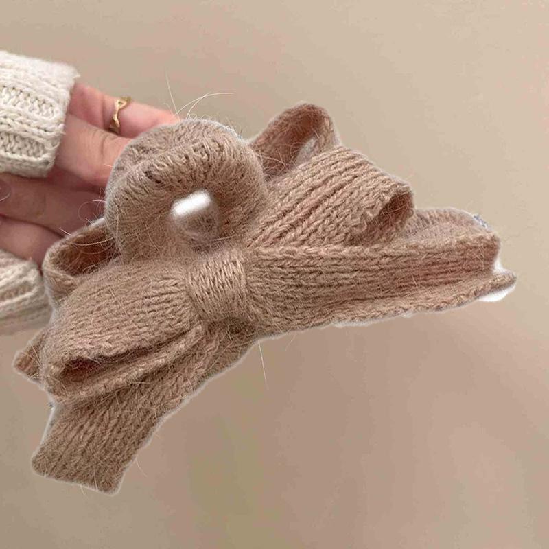 Minimalist Autumn Winter Plush Knit Bow Shark Clip Back Head Hair Claw Elegant Premium Temperament Hair Clip Fashion Accessories