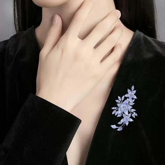 Floral Design Brooch with Cubic Zirconia Inlaid Non-Slip Buckle Scarf Badge Coats Sweaters Hats Bags Accessories