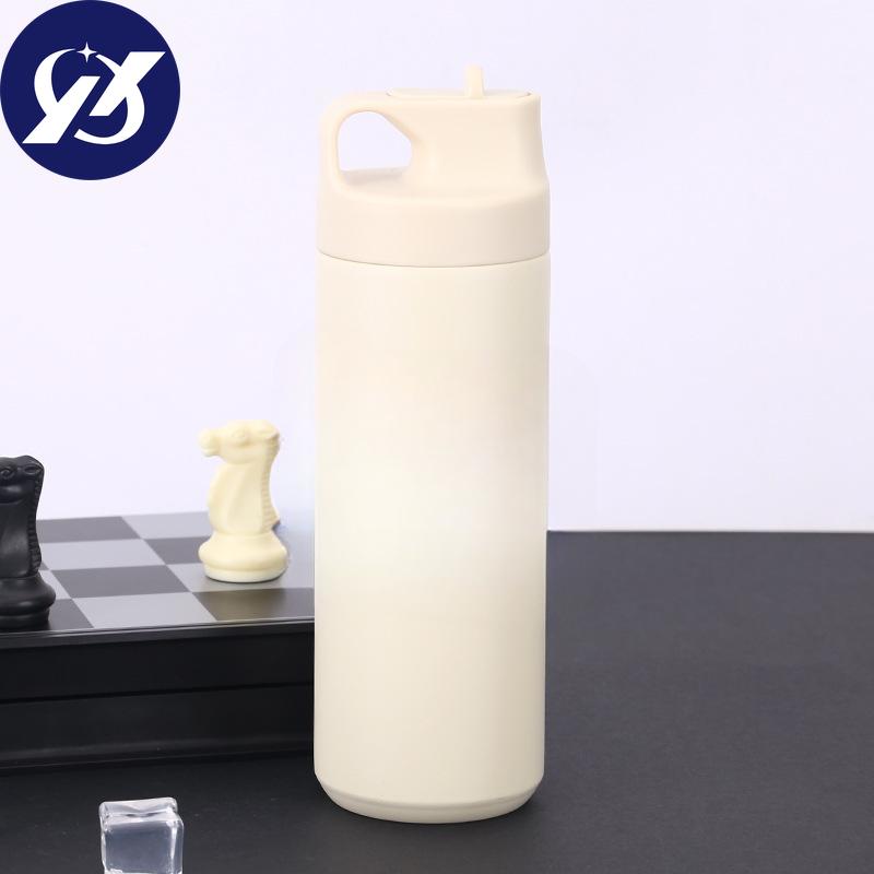 Velkokapacitní hrnek z nerezové oceli 304, venkovní sportovní konvice pro muže a ženy, přenosné vysoce hodnotné kelímky na vodu s brčky.