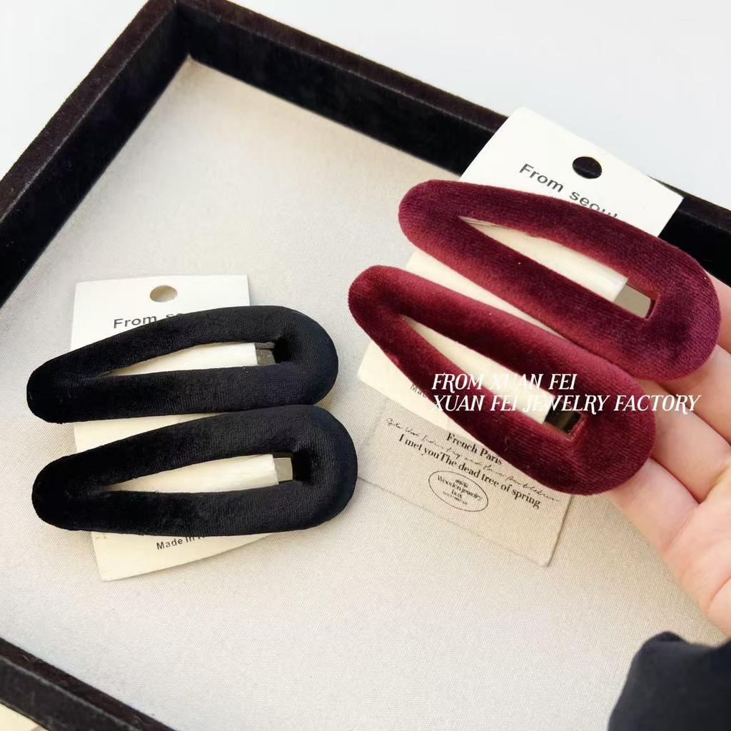 Retro Velvet Hair Clip: Fashionable, High-End Flyaway and Bang Accessory