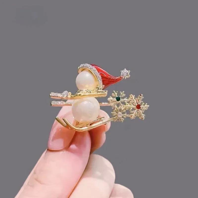 Lovely Shining Christmas Snowman Brooches For Women Rhinestone Enamel Metal Lapel Pins Sweater Scarf Badges New Gift
