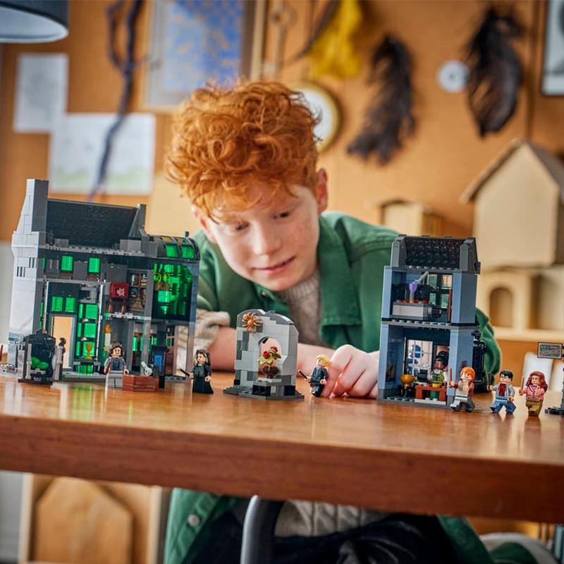LEGO 76471 Harry Potter™ Knockturn Alley™ Wizarding Shops