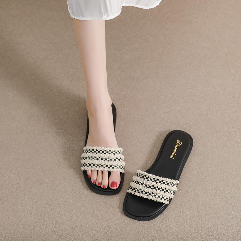 Flat-bottomed French One-word Slippers Women's Summer Wear 2025 Summer New Fashion Seaside Beach Sandals Large Size Shoes