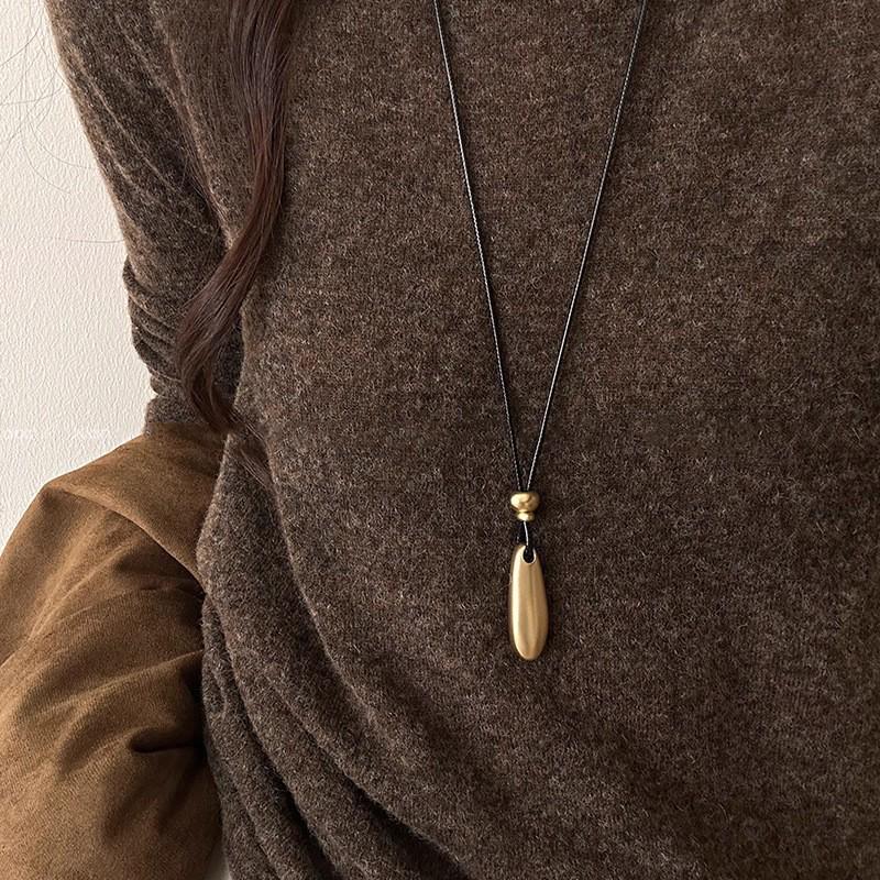 Women's Minimalist Water Drop Pendant Necklace - Versatile Autumn/Winter Fashion Long Sweater Chain