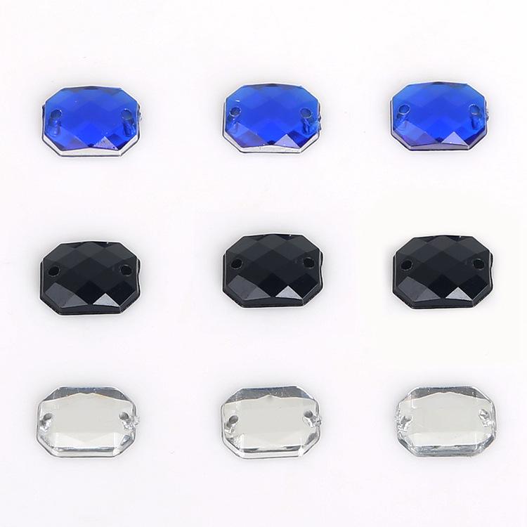Kulaté mnohostranné akrylové kamínky s plochou zadní stranou a dvěma otvory pro DIY šperkové doplňky