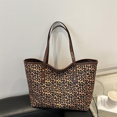 Splicing Largecapacity Leopard Print Bags for Women's New Models Is Popular Today for Class Commuting Literary Tote Bags