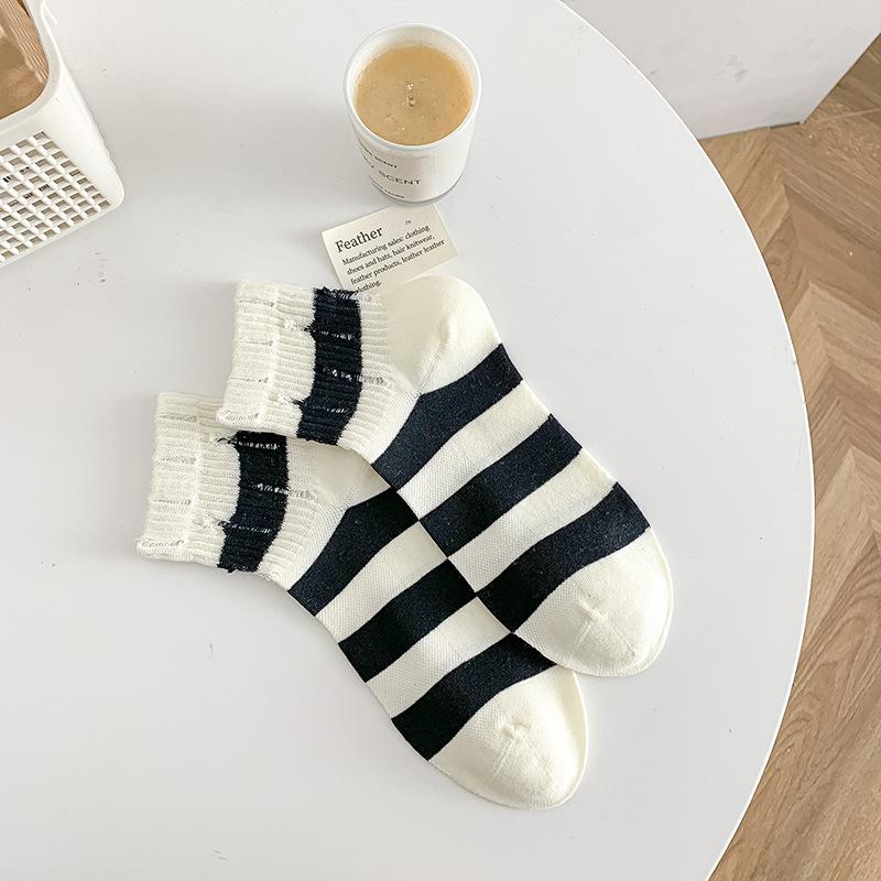 Female Spring and Summer Thin Style Trend All Kinds of Casual Broken Hole Thick Stripe Short Tube Socks