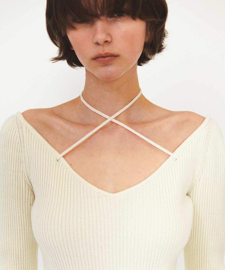 Daiaegeuneol V Neck Strap Knit (Ivory)