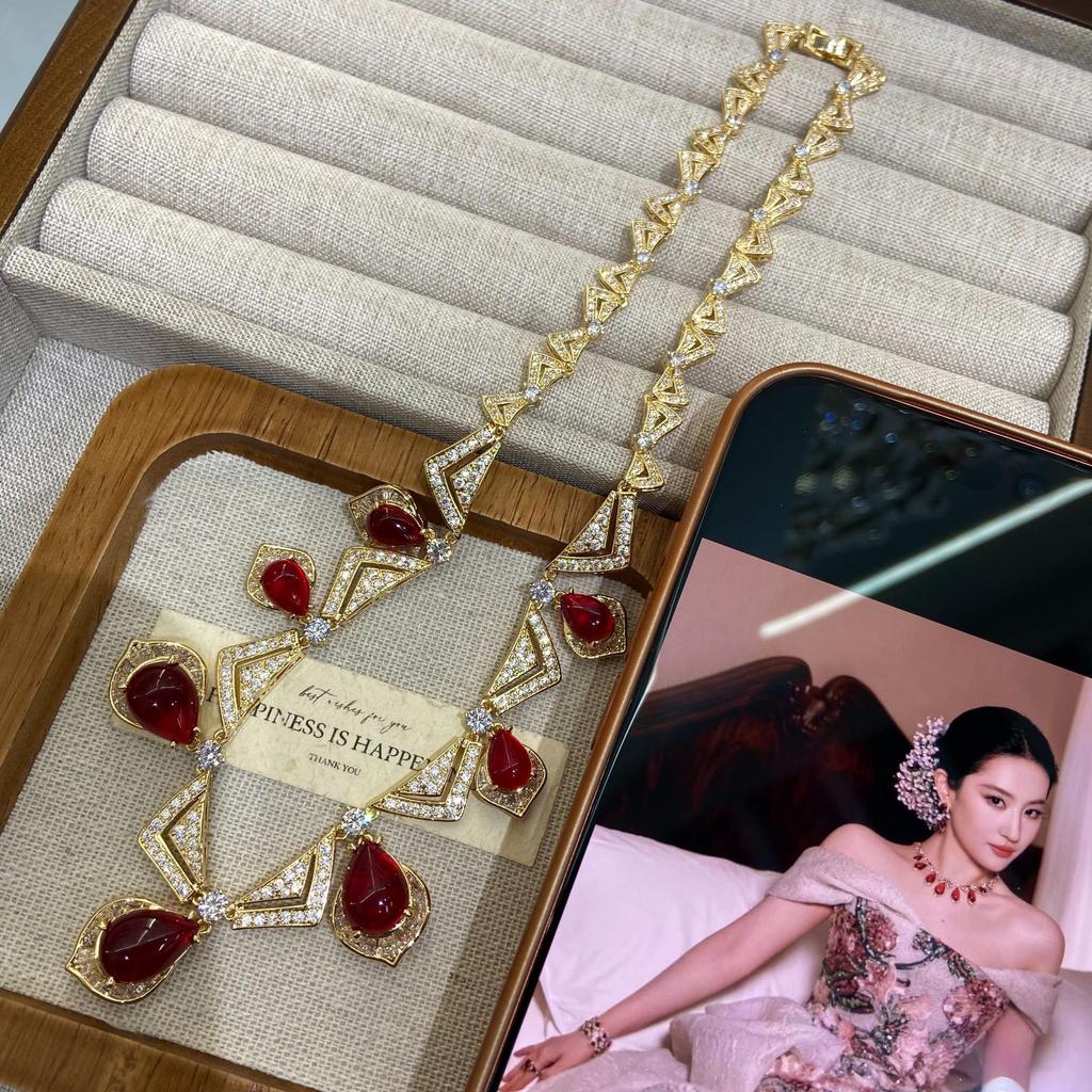 Liu Yifei Dinner With The Same Zircon Water Drop Necklace Earrings Light Luxury High-End Jewelry Set Niche Versatile Jewelry