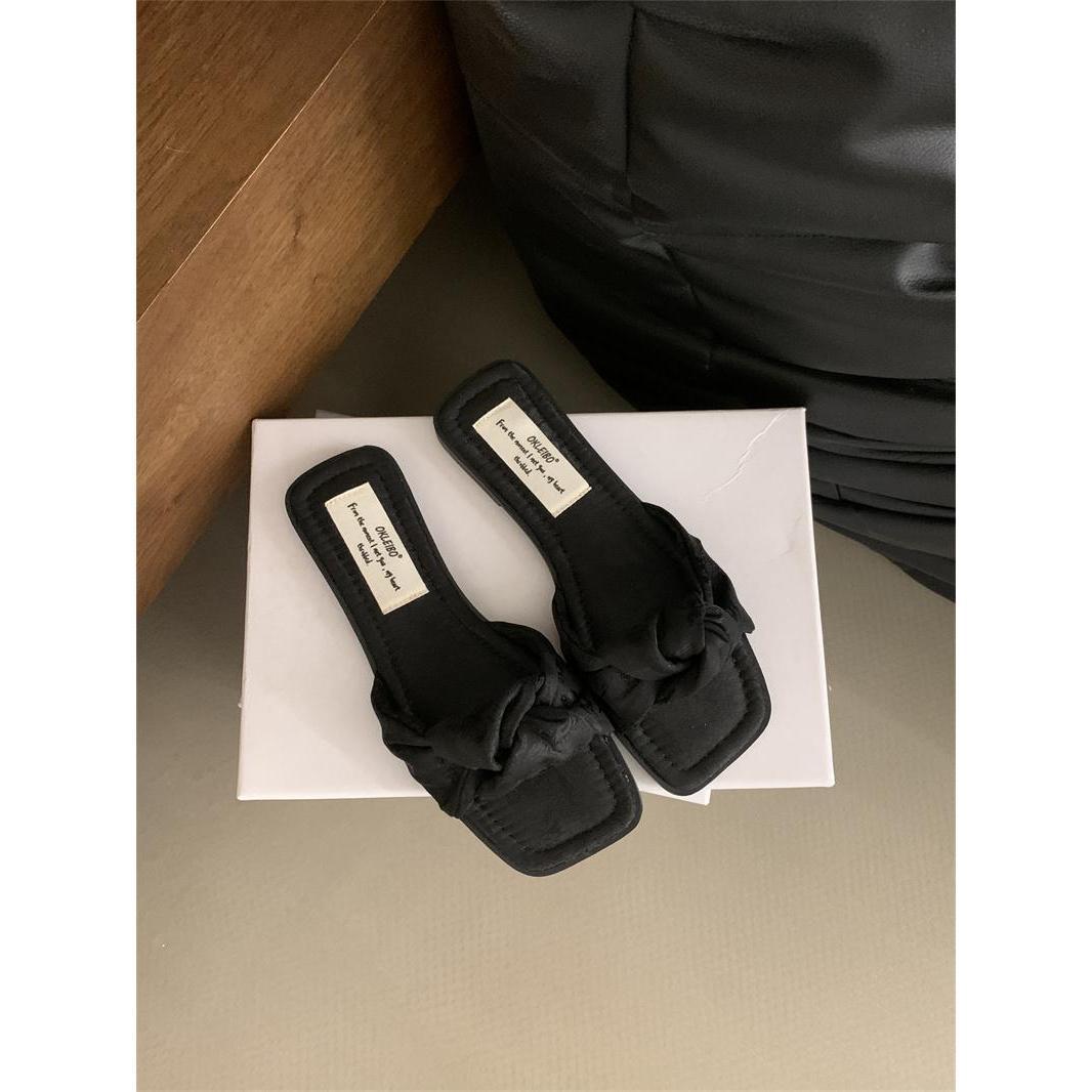 

Fashion Hot Selling Low Shoes Woman 2025 Slippers Casual Pantofle Glitter Slides Rubber Flip Flops Luxury New Jelly Soft Hawaiian Flat 35 чёрный