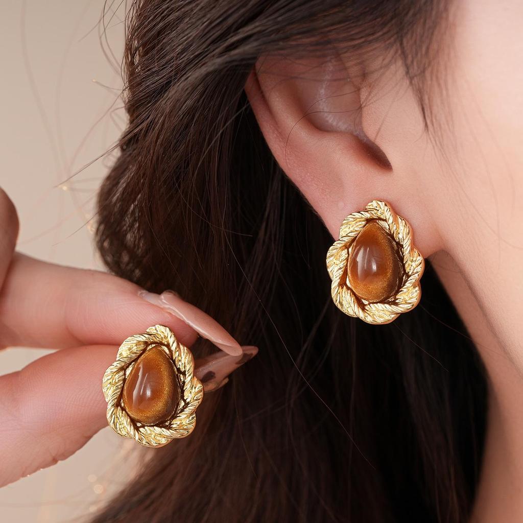 Melanoid Tiger Eye Heart Stud Earrings - Luxurious Fashion Jewelry Design