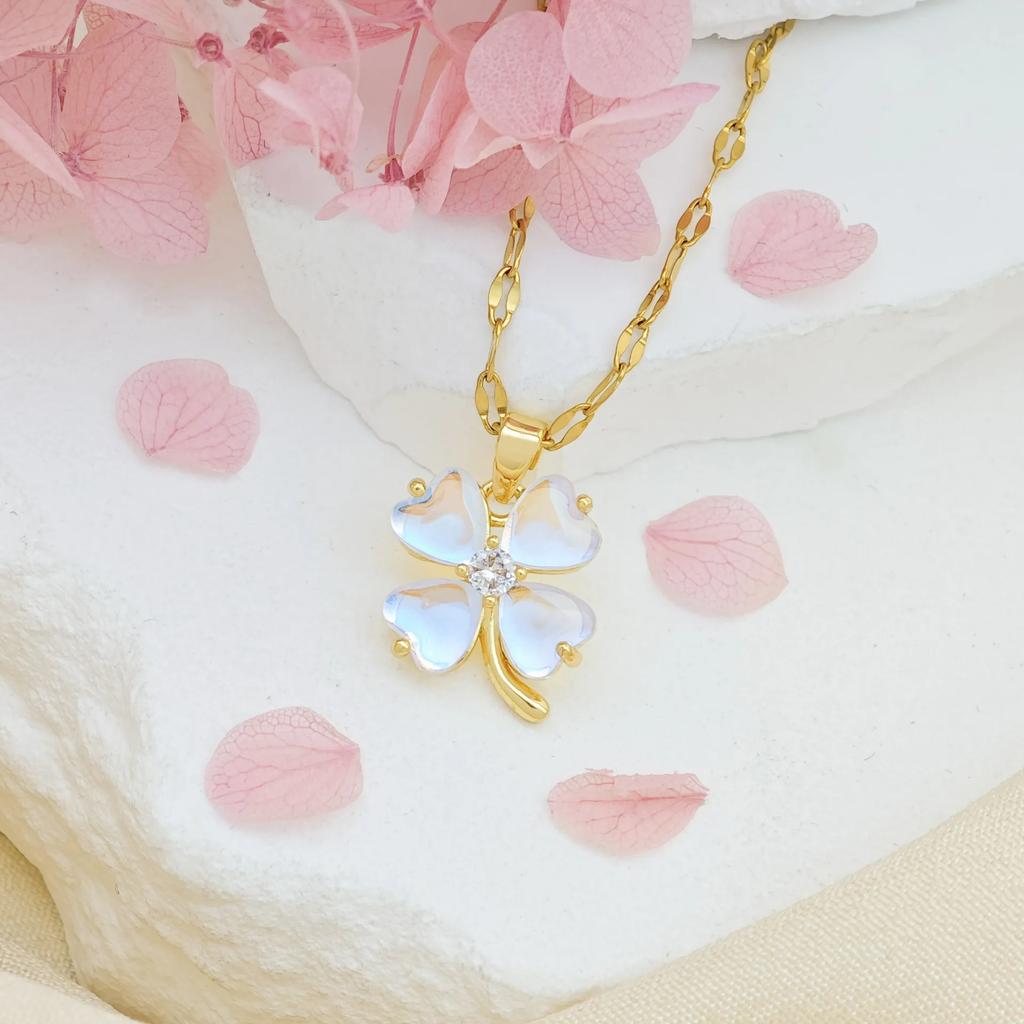 Stainless Steel Chain Classic Shiny Zircon Four Leaf Clover Pendant Necklace for Women Lady Vintage Jewelry Accessories Gifts