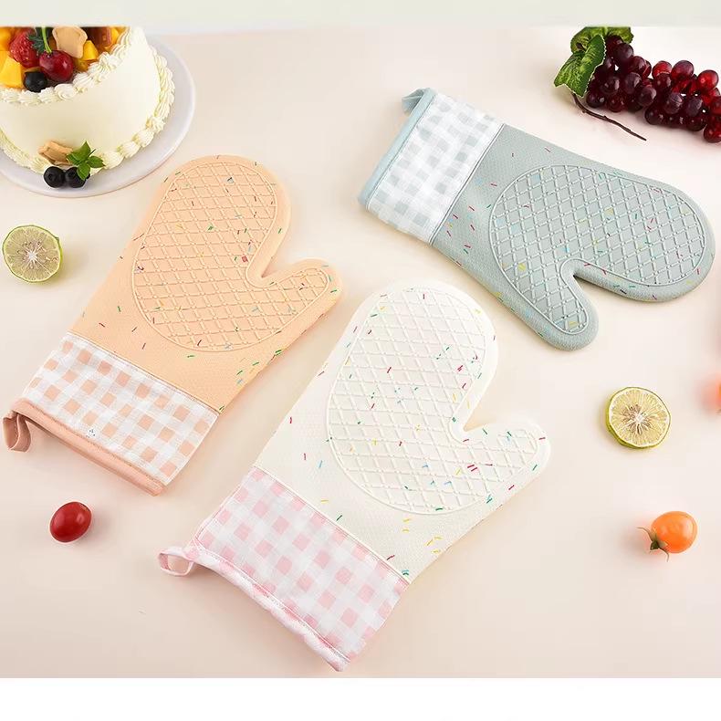 In Stock Color Dot Diamond Pattern Heat-Resistant Silicone Oven Mitts