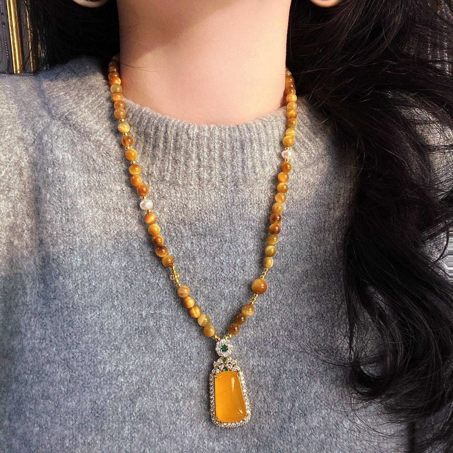 Retro High Quality Natural Tiger S Eye Stone Chalcedony Design Sense Sweater Chain Necklace Collarbone Chain Women