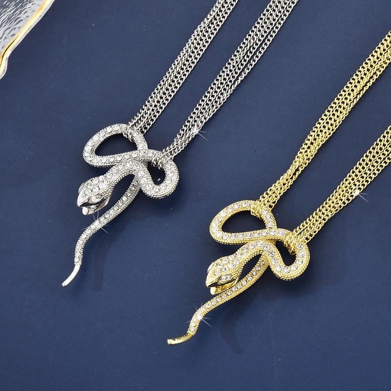 Elegant Multilayer Snake Pendant Necklace For Unisex Fashion With Stunning Gold And Silver Finishes