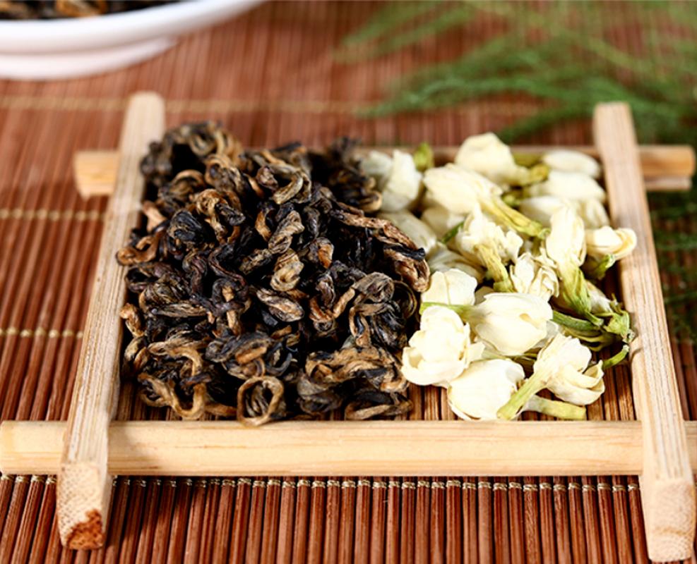 Té Golden Buds 400 g Té Yunnan Fengqing Dianhong Té negro de jazmín ahumado de tres hojas