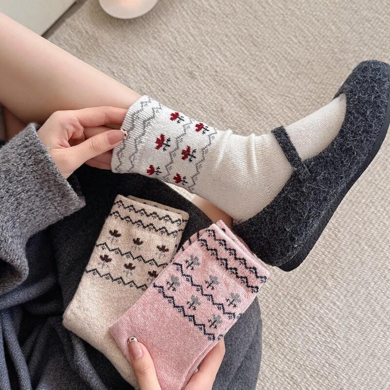 25 Fair Island Autumn And Winter Warm Knitted Stacking Socks Children'S Wavy Vertical Pattern Medium Tube Calf Socks Boneless Soft Waxy Cotton Socks