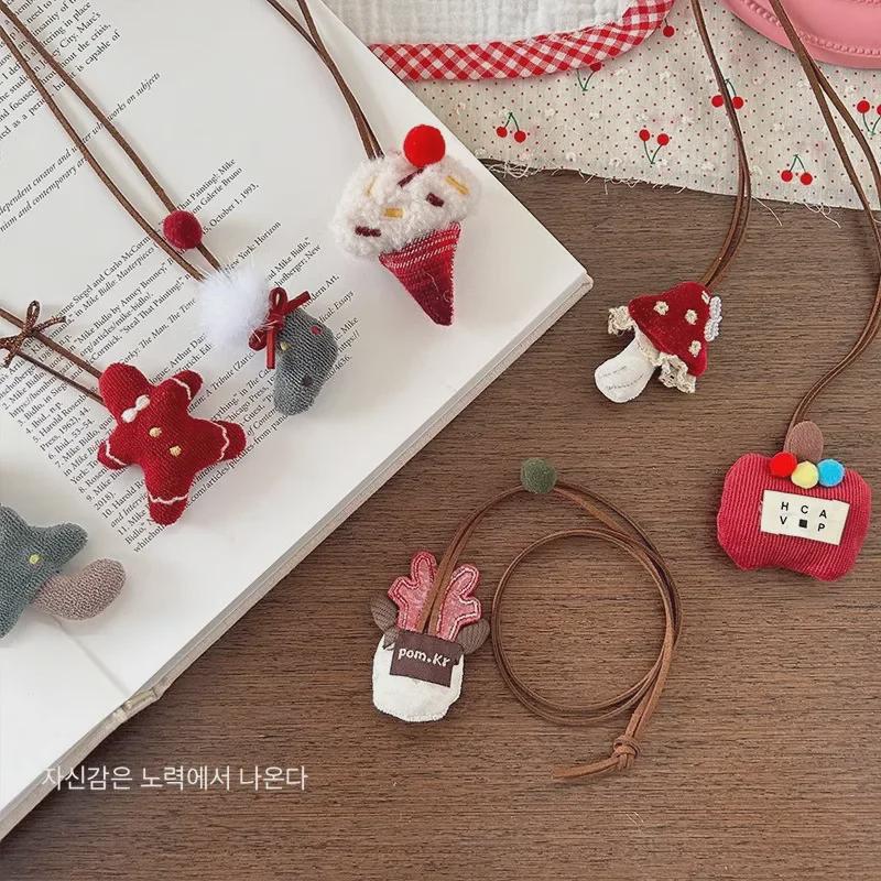 Festive Christmas Tree Fabric Necklace for Women – Cute Cartoon Holiday Accessory for Autumn and Winter Sweaters.