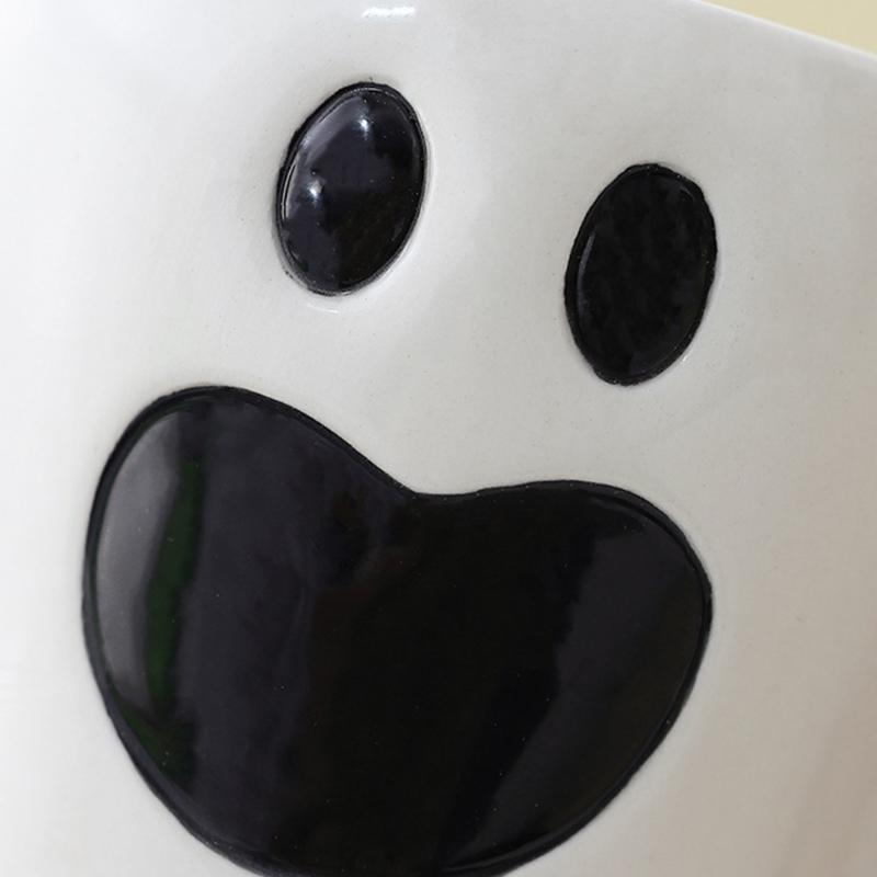 Roztomilé hrnčeky z bieleho porcelánu s tematikou ghúlov, odolná keramika, ideálne na halloweenske dekorácie alebo do kancelárie