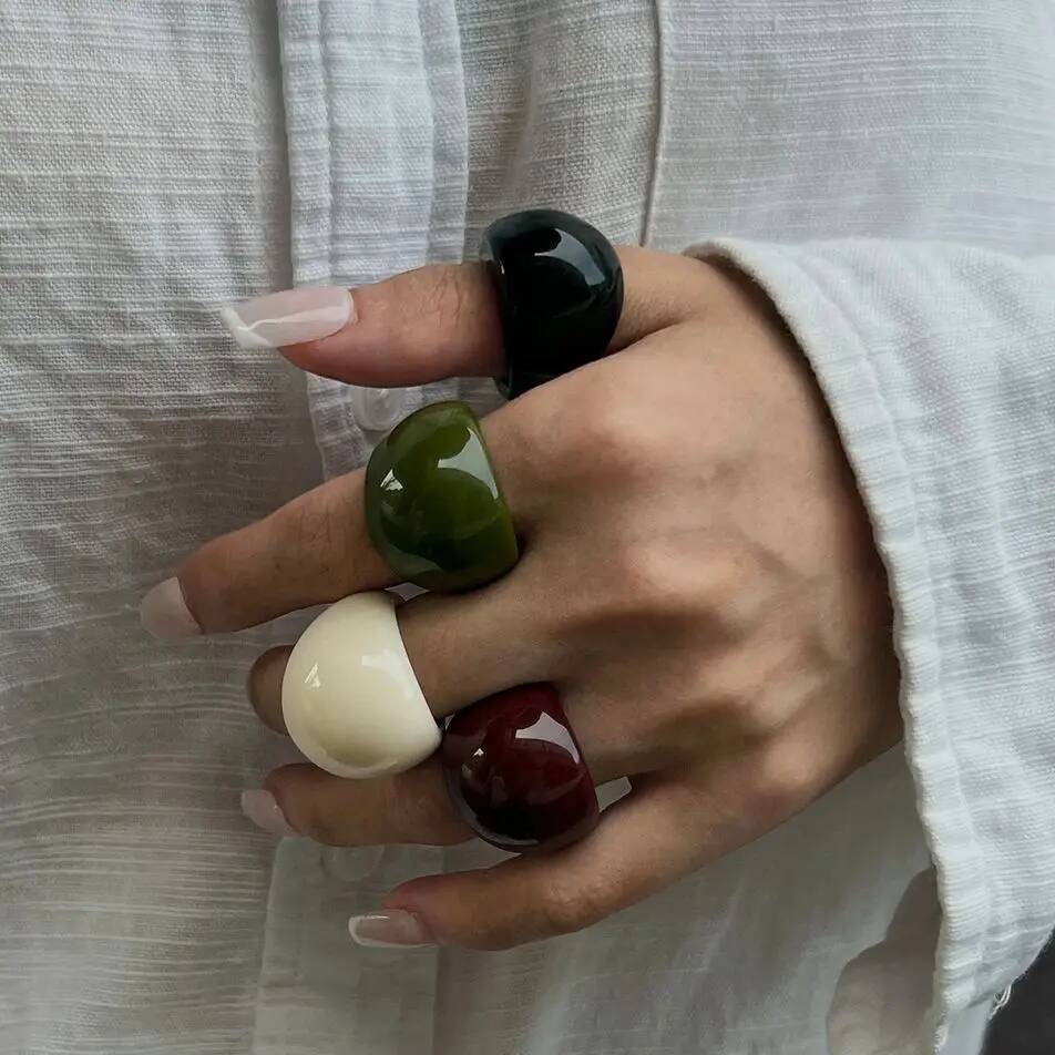 Ingemark 4 Farben Boho Kpop Harz Acryl Unregelmäßige Fingerringe für Damen 2026 Neuer Trend Vintage Knöchelringe Y2K Schmuck Geschenk