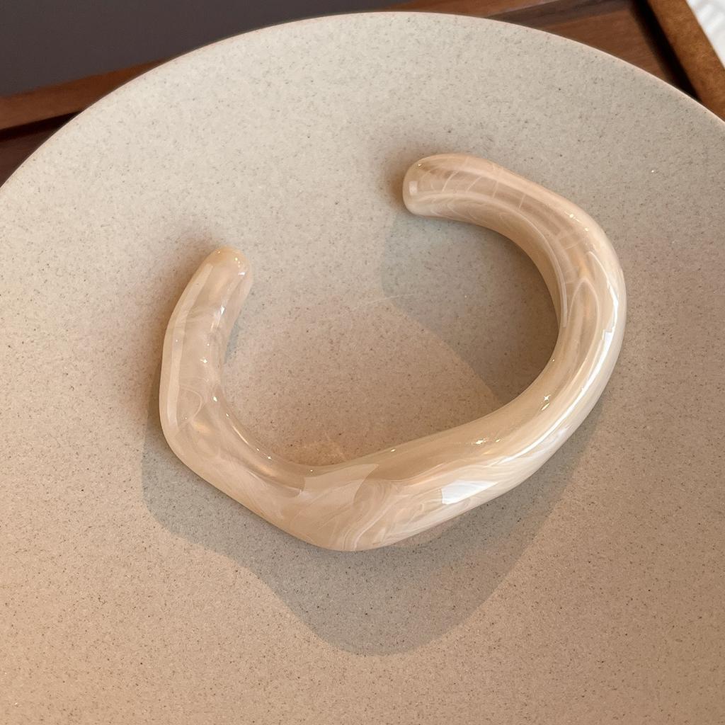 Fashion Unique Irregular Acrylic Cuff Bracelets for Women Simple Texture Multicolor Geometric Open Bangle Female Jewelry