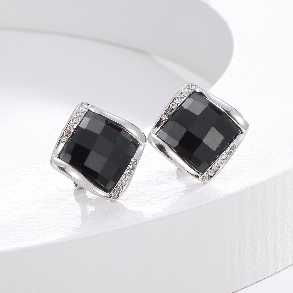 Gold Earrings Women's Spring and Summer 2025 New Trendy Earrings Light Luxury Niche Earrings High-end Stud Earrings Combination