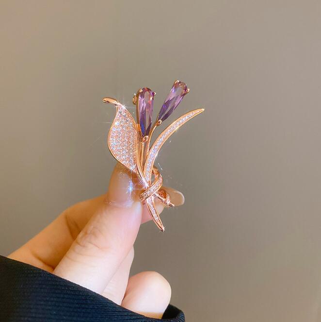 Luxury Lily Flower Brooches Women's Exquisite Crystal Bouquet Plant Corsage Pin Suit Jewelry Accessories