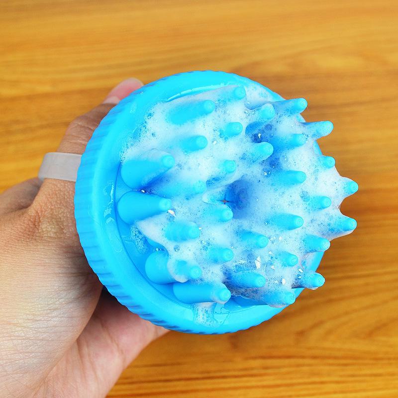 Multifunctional Silicone Pet Bath Brush for Dogs: Cleans, Massages, and Decontaminates