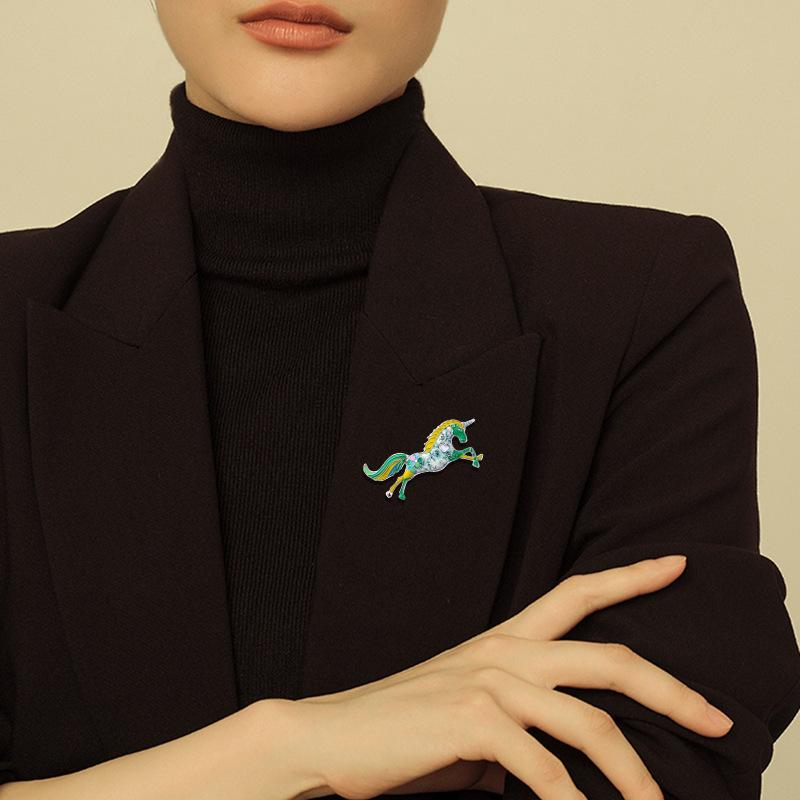Retro Cartoon Alloy Enamel Unicorn Horse Brooch Lapel Pin For Women Clothing Badge Jewelry Accessories Gift