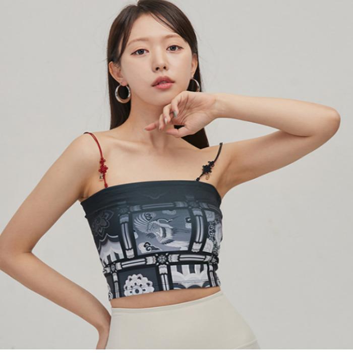 Top tub grafic cu model tradițional – Dancheong Negru