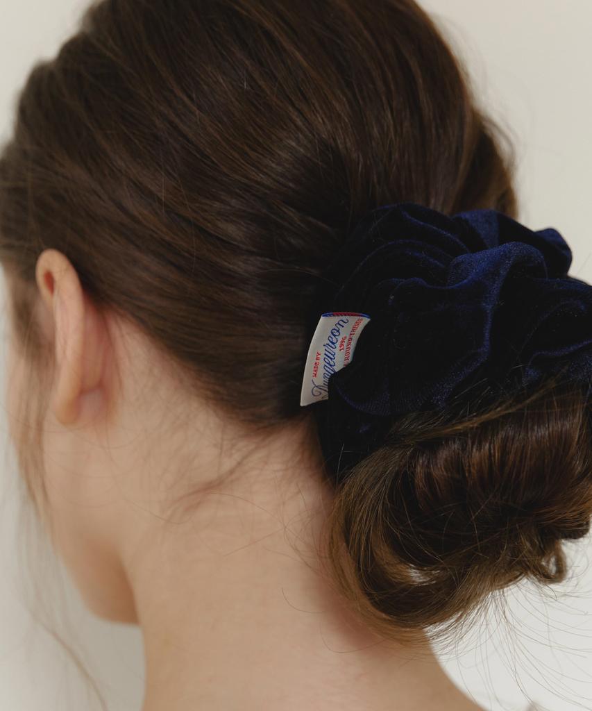 Dungeureon Dear Velvet Scrunchie (5 Colors)