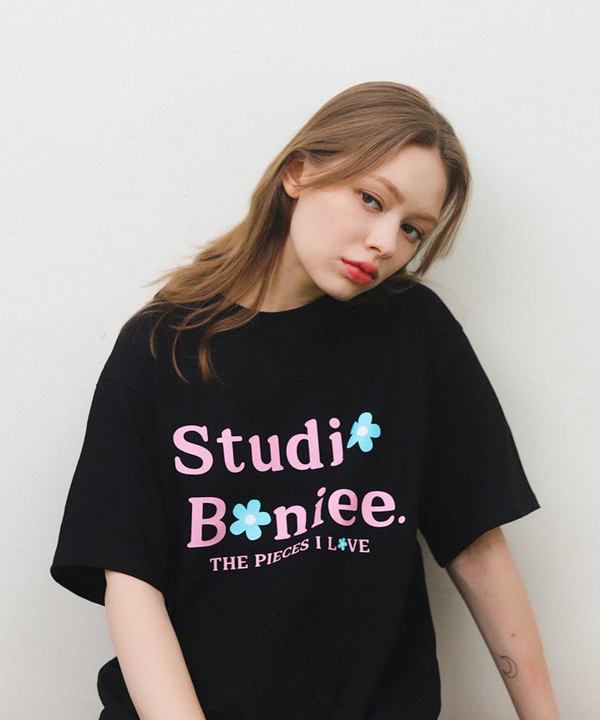 BONIEE Flower Typo Logo Graphic Loose T-Shirt Black