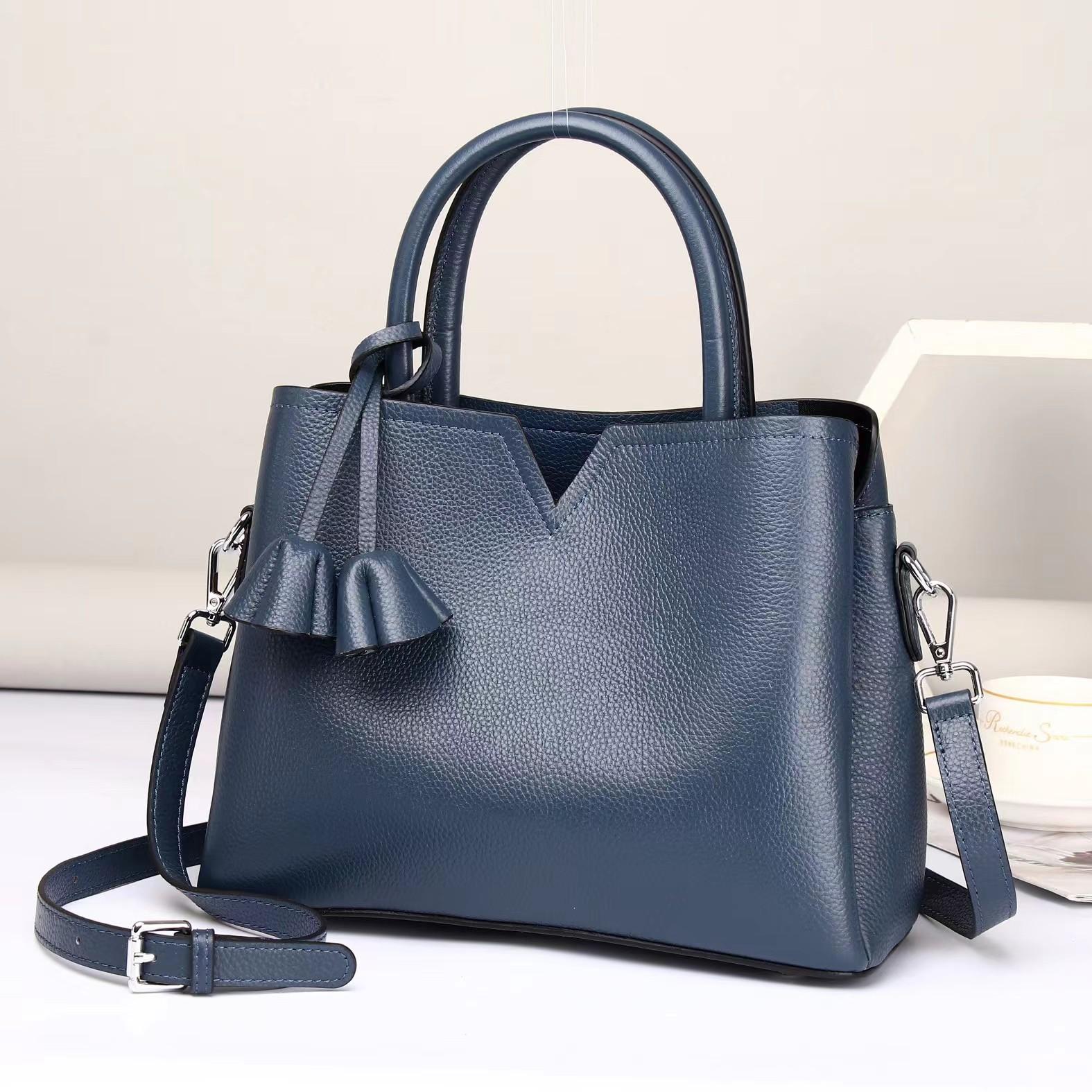 

Стильная сумка через плечо из натуральной кожи с верхним слоем из коровьей кожи премиум-класса с цветочной бахромой One Size синий