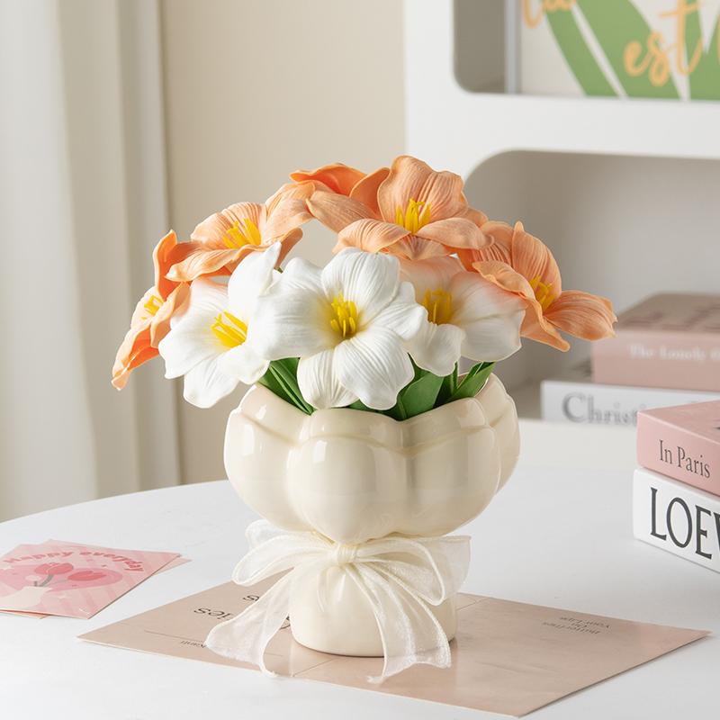 Ceramic Hand-held Flower Vase Desk Decoration Flowers Arrangement Artificial Flower Decorative Floral Vases Room Aesthetic Decor