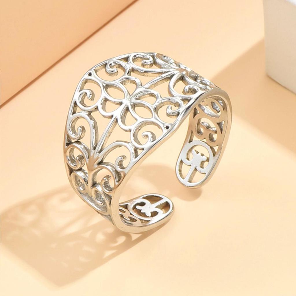Gold Plated Retro Floral Openwork Stainless Steel Ring for Women, Colorfast Oil Pressed Titanium Steel Jewelry