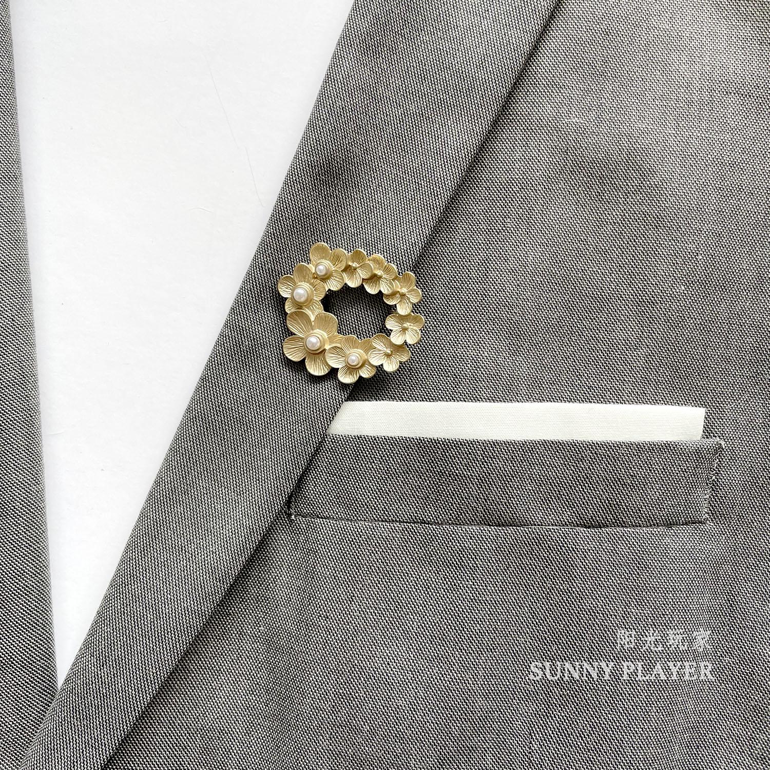 

Набір брошок та корсаж з перлів у стилі Морі для весілля нареченої та нареченого