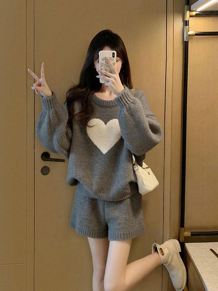 Women s Chic Winter Grey Heart Knit Sweater & Shorts Set One Size серый комплекта
