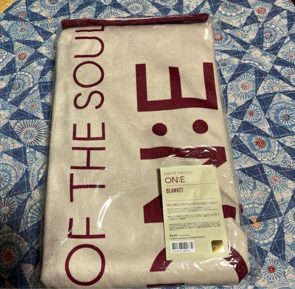 [USED] BTS MAP OF THE SOUL Blanket