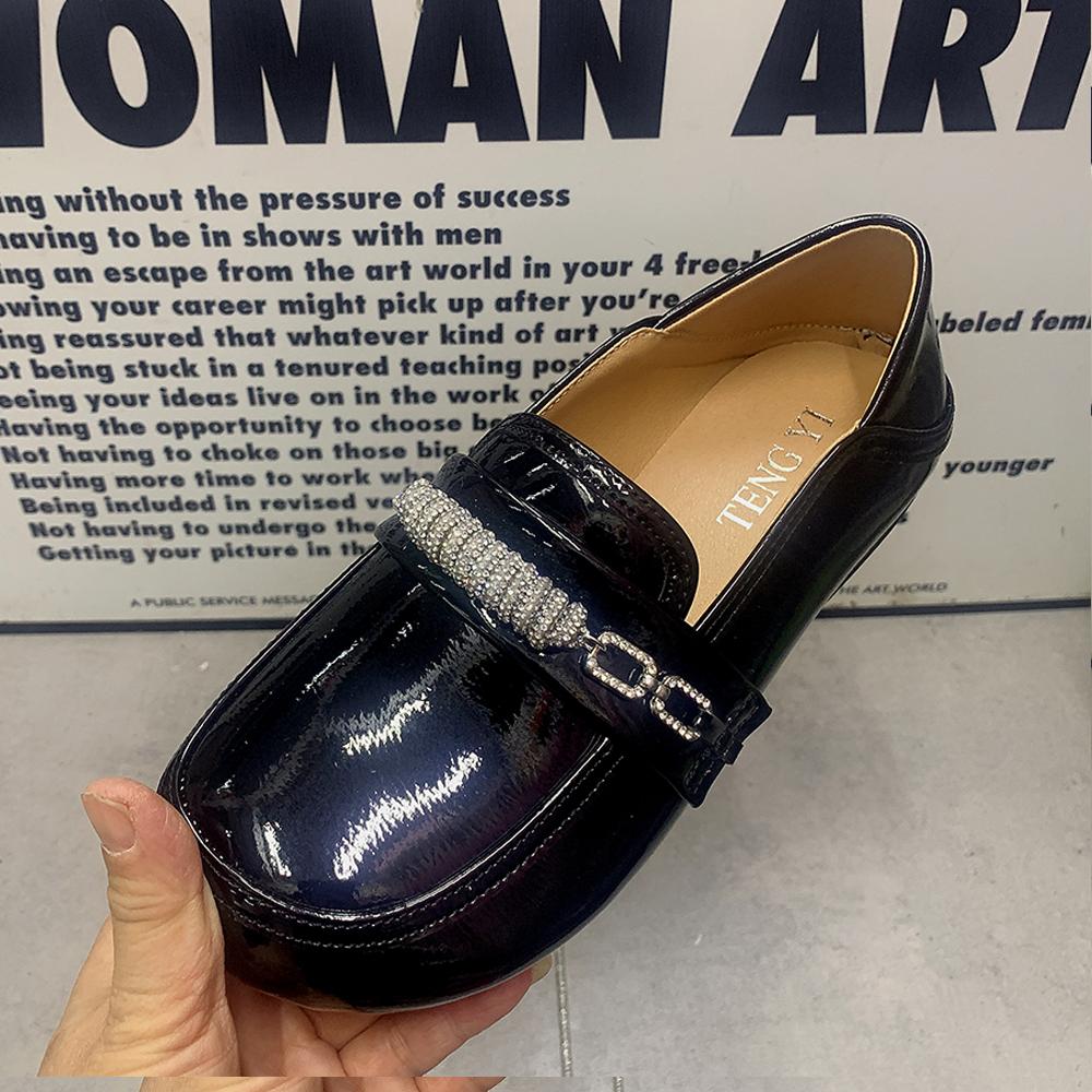 Fashion Women Loafers Plus Size Casual Women Shoes Female Flat Shoes Designer Women Mullers Patent Leather Rhiestones Shoes
