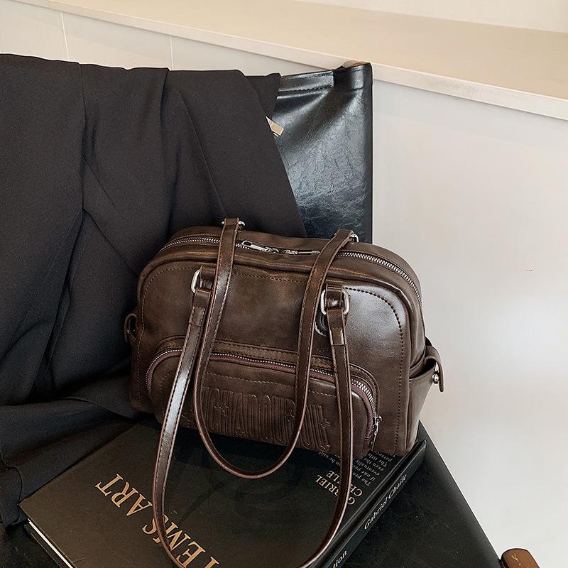 

2025 новый модный тренд легкая ретро бейсбольная сумка женская на плечо большая вместимость 29*9*20