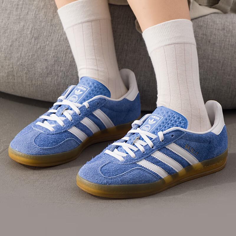 

Adidas Women s HQ8717 Low-Top Skate Shoes 36