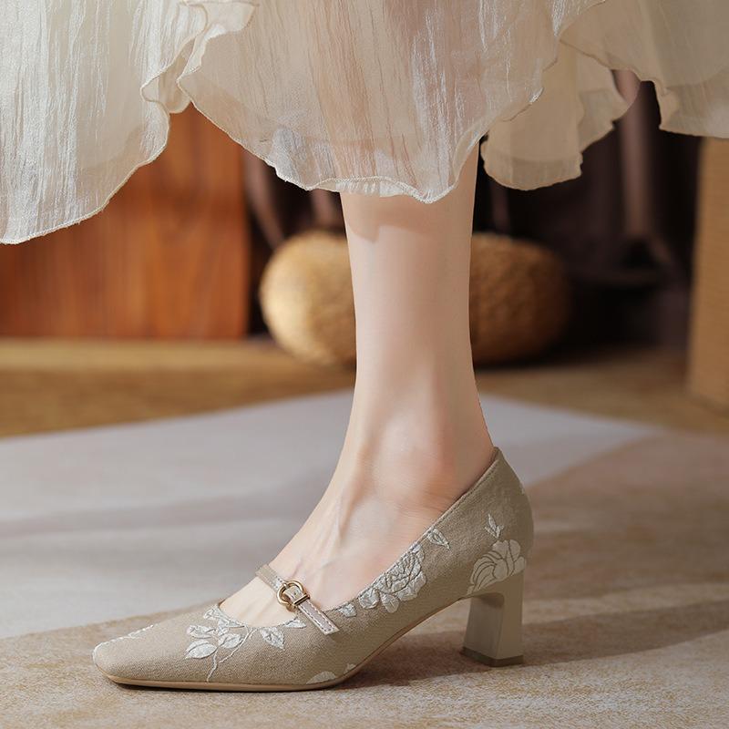 Bestickte Schaffell-High Heels für Damen, Frühling/Sommer, neue Modelle mit eckiger Spitze und dickem Absatz