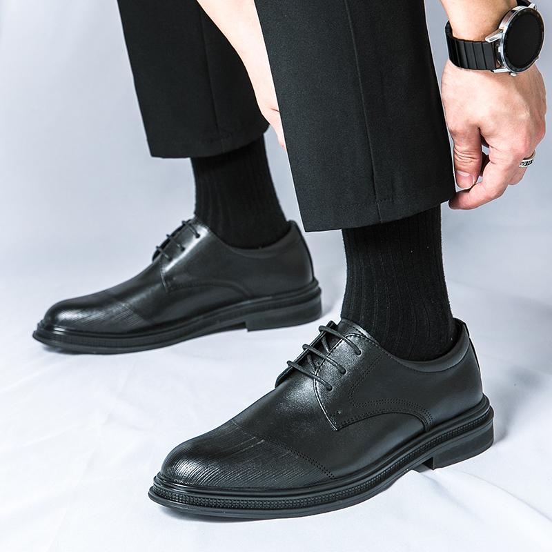 Korean Version Leather Shoes Fashion Brand Men Pointed Block Comfortable Leather Shoes Men Business Lace Up Formal Leather Shoes