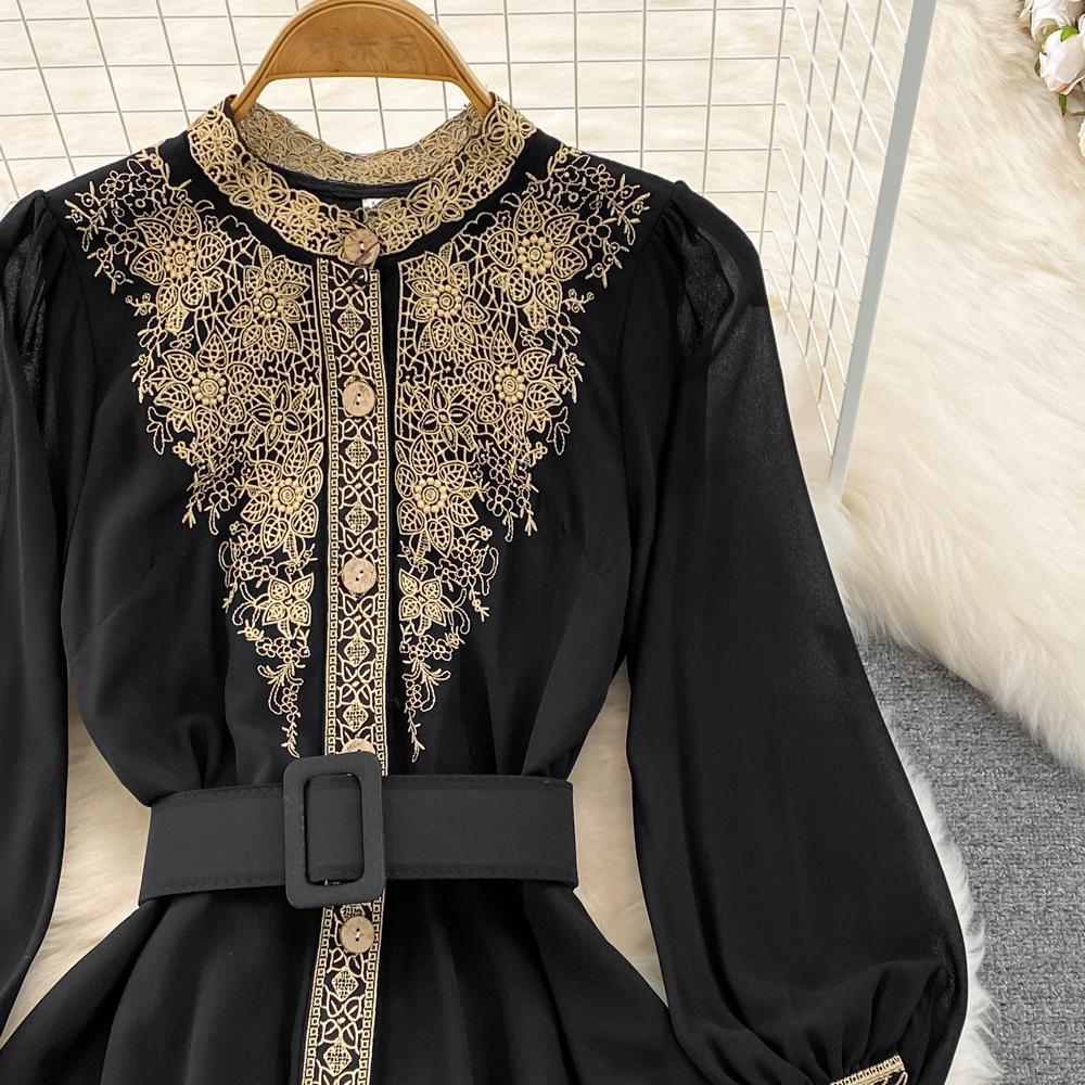 Süßer Stil Damen Langarm Stickerei Patchwork Einreiher Hohe Taille A-Linie Kleid Herbst Neue Kleider SN3859
