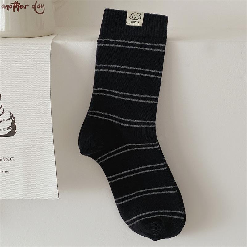

Women s Autumn and Winter Socks, Little Dog Cloth Label, Pile Pile Socks, College Wind Tube Cotton Socks, Color-blocking Boneless Striped Socks 1 pair чорний