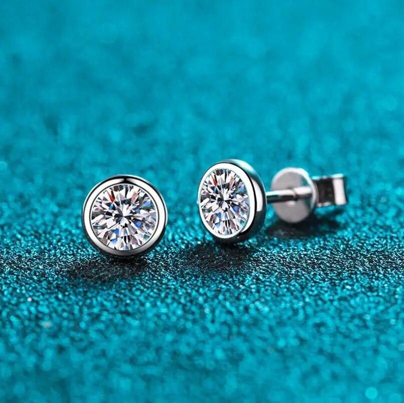Classic 925 Sterling Silver Moissanite Stud Earrings For Women 5.0mm Simple Round Stud Earrings Anniversary Jewelry Gift