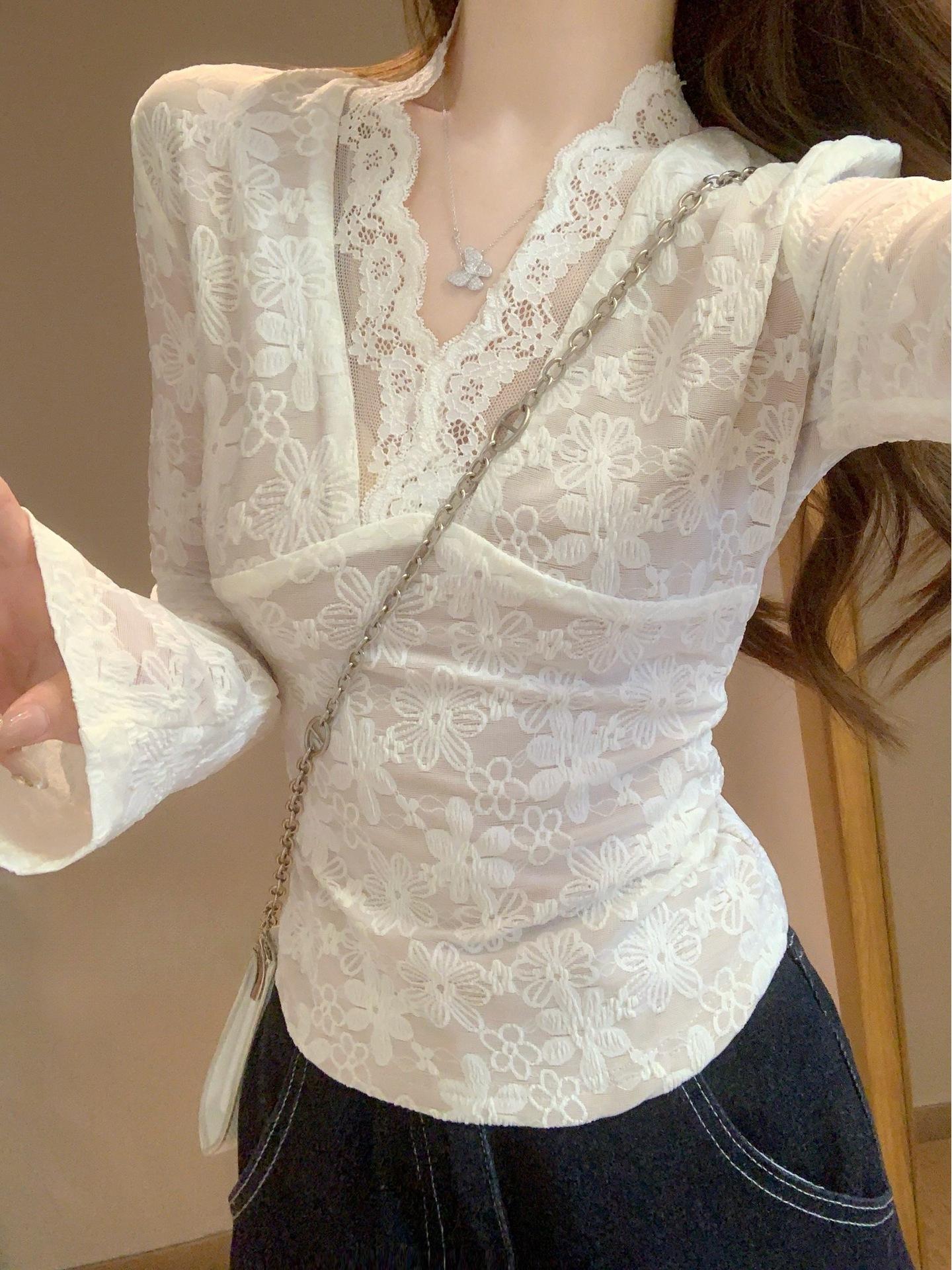 

Miu Style Women s V-Neck Lace Patchwork Layered T-Shirt - Low-Cut, Waist-Cinching Top for Spring & Autumn XL (120-135 lbs) білий